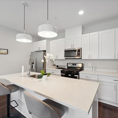 Spacious 3Bedroom Duplex With Rooftop Deck! 워싱턴 외부 사진
