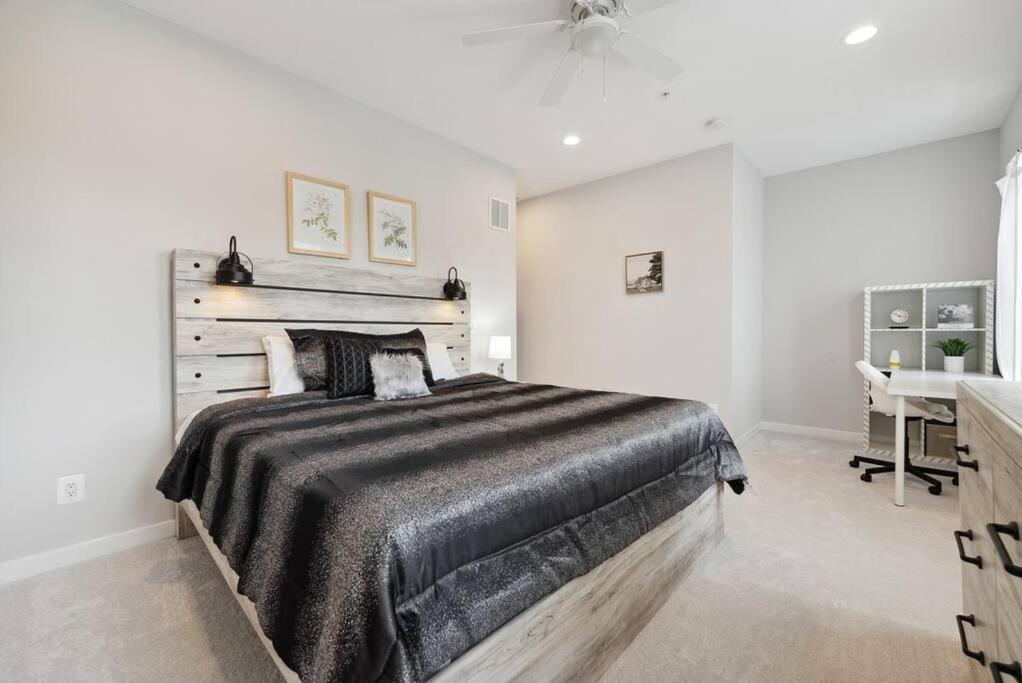 Spacious 3Bedroom Duplex With Rooftop Deck! 워싱턴 외부 사진