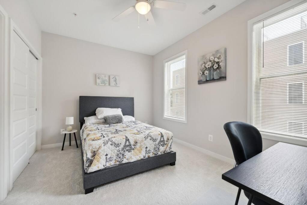 Spacious 3Bedroom Duplex With Rooftop Deck! 워싱턴 외부 사진