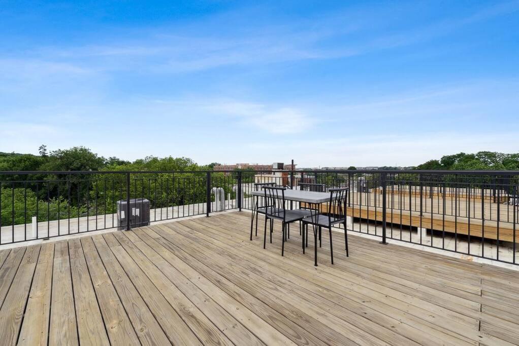 Spacious 3Bedroom Duplex With Rooftop Deck! 워싱턴 외부 사진