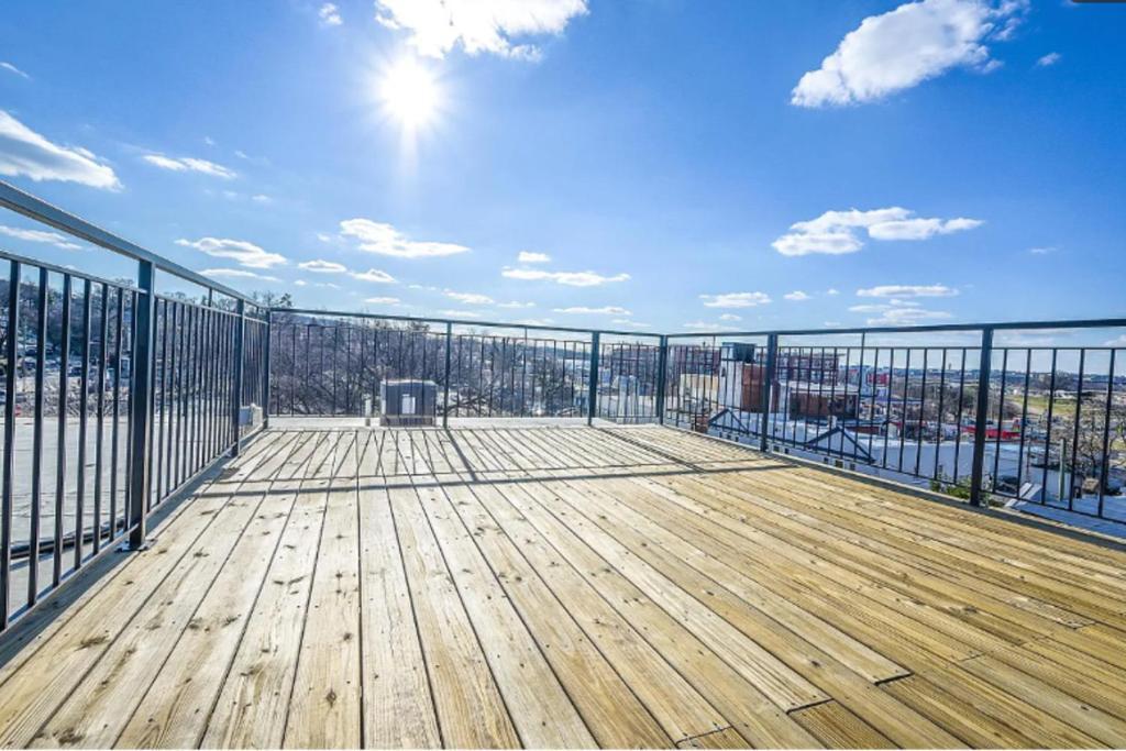 Spacious 3Bedroom Duplex With Rooftop Deck! 워싱턴 외부 사진